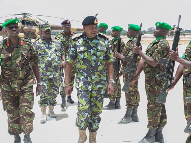 President Uhuru Kenyatta meets Kenyan troops serving under the African Union Mission in Somalia on March 18./PSCU